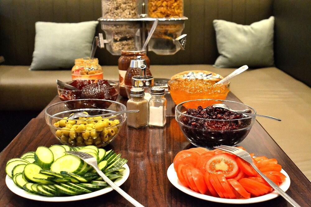 Lih Hotel Лондон Екстериор снимка